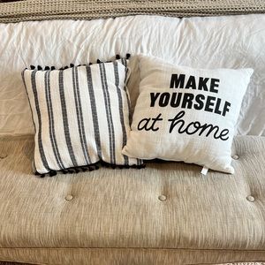 Farmhouse pillow set